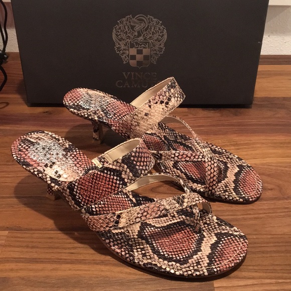 Vince Camuto Moentha - Picture 2 of 9